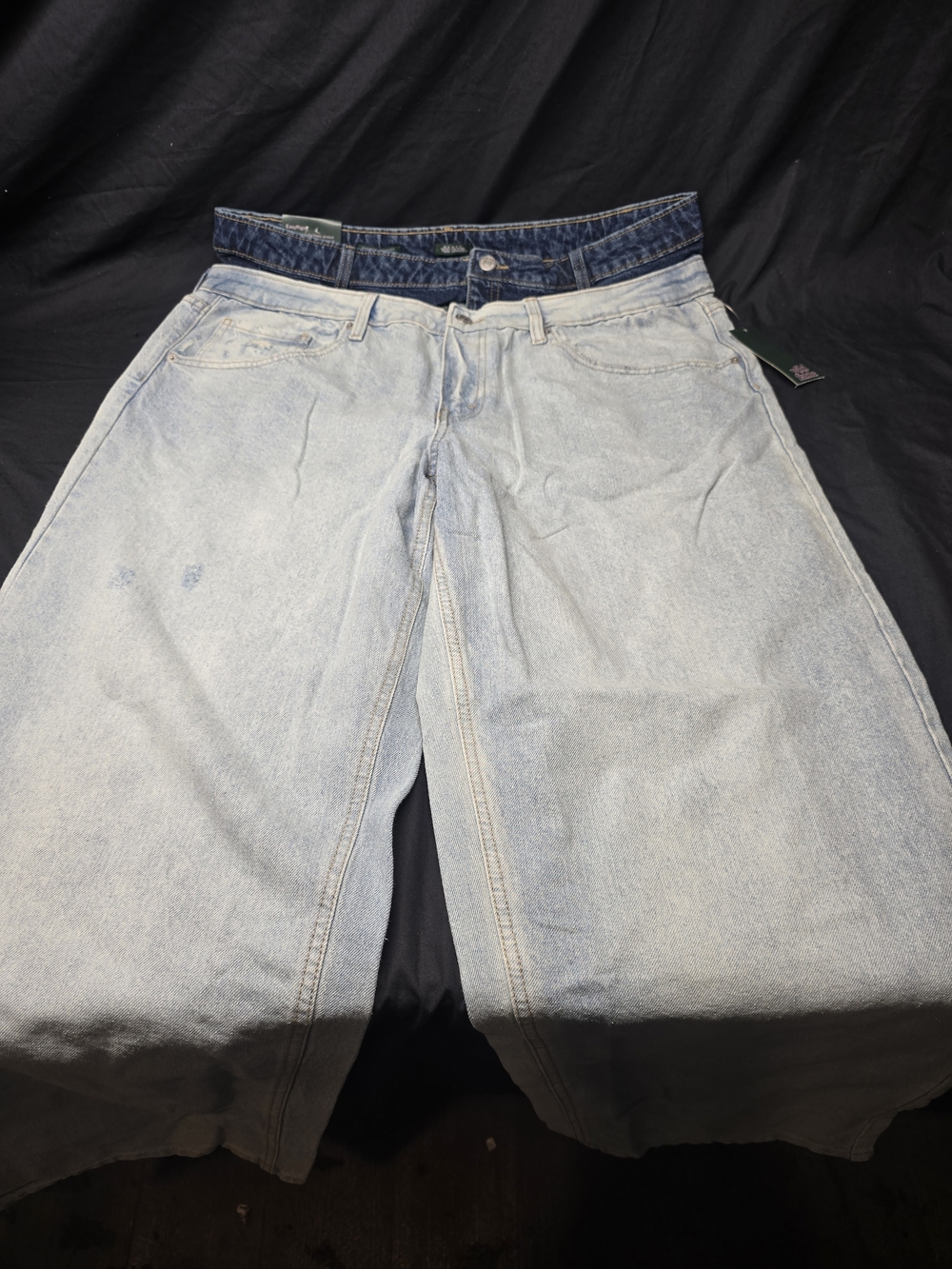 Wild Fable women's size 16 light wash jeans in the popular Mid-Rise 90s Relaxed